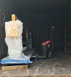 Odešlete dvě 1820, laserové svařovací stroje, 500 svařovacích strojů + příslušenství, stanice na ...